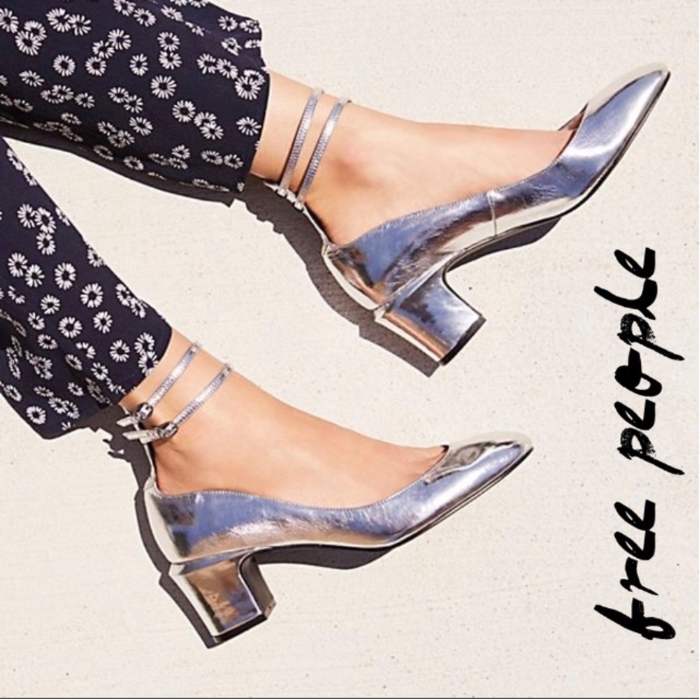 NIB free people block heel
